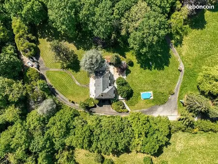 propriété 12 pièces 260 m²