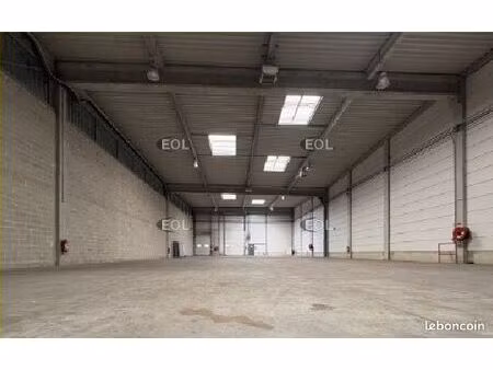 local bureaux 1 418 m²