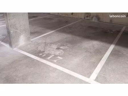 place de parking sécurisée  en sous-sol  à louer à villepreux