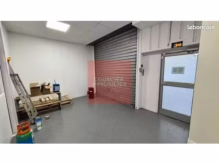 local 137 m² montigny-le-bretonneux