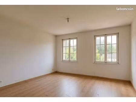 grande chambre de 20m2  aucun dossier demandé
