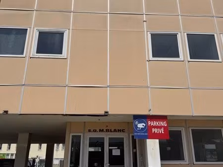 à louer - bureaux avec parking
