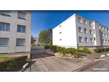 box fermé 1 place sous la résidence aguado à evry