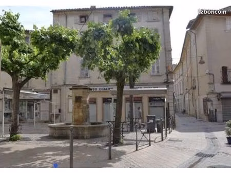 local commercial modulable - dans la plus belle artère commerciale de carpentras