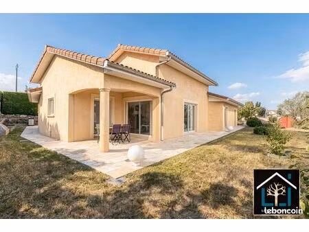 villa 5 pièces 122 m²