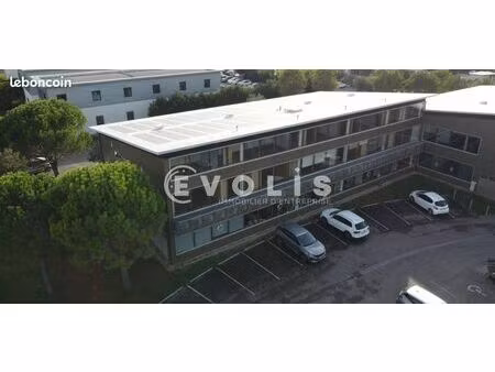 bureaux 596 m²