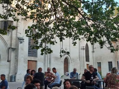 bar à vin / caviste / brasserie avignon intra-muros