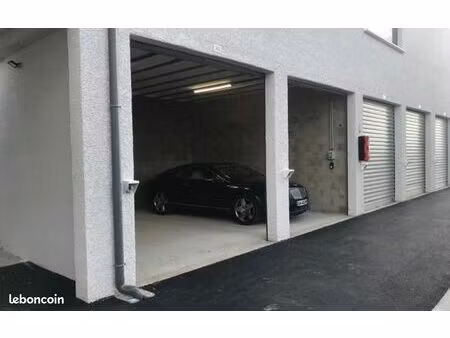 boxs fermés à louer – 30 à 35 m² – électricité + sécurité max