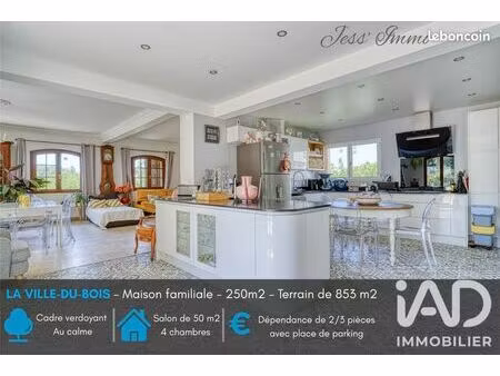 propriété 8 pièces 250 m²