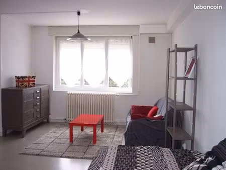 t1  31m2  pour étudiant  chauff. et eau chaude inc. dans charges