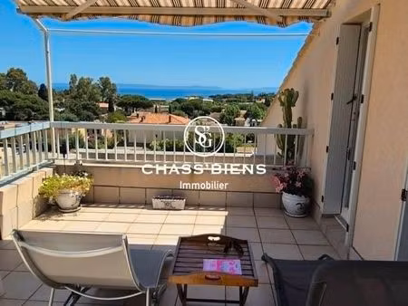 superbe duplex vue mer le lavandou
