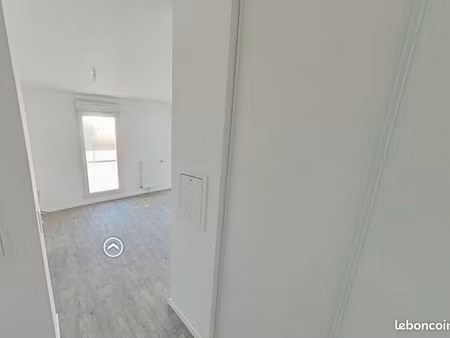 studio 1 pièce 33 m²