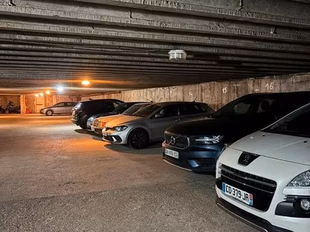 parking moto – 42/mois - asnières - cimetière ancien