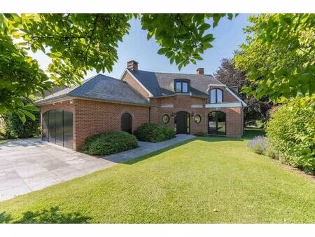 villa à louer avec garage et terrasse   houtain-le-val (vbe40276)