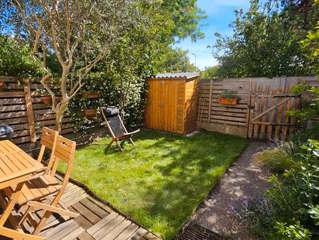 maison de ville avec charme et jardin privatif – calme & verdure