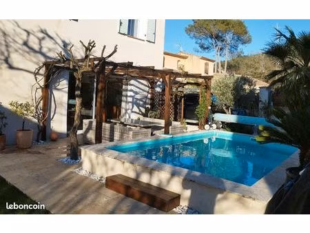 maison individuelle récente 4 pièces – 90 m² – piscine – terrain 470 m²