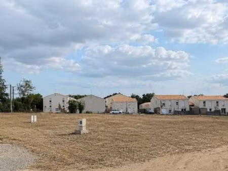 terrain à bâtir 598 m² – le poiré-sur-vie