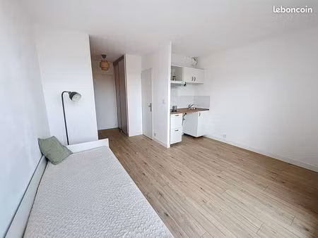 studio et place de parking