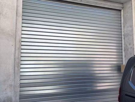 loue hangar pour professionnels ou particuliers