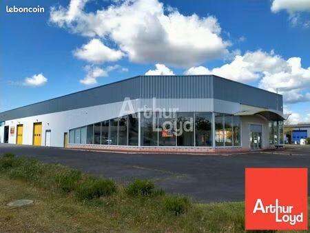 local commercial 621 m² antran
