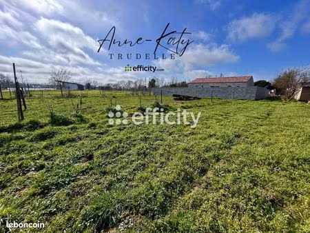 terrain 669 m² les achards