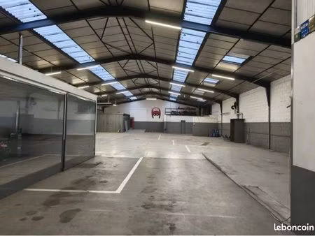 bâtiment 1080m2