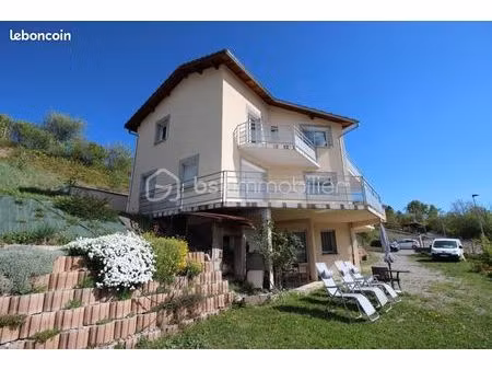 immeuble 7 pièces 171 m²