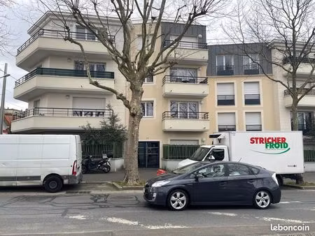 studio à l’hay les roses 650