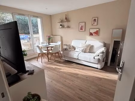 location studio meublé – 29 m² – saint-maur-des-fossés (parc de saint-maur)