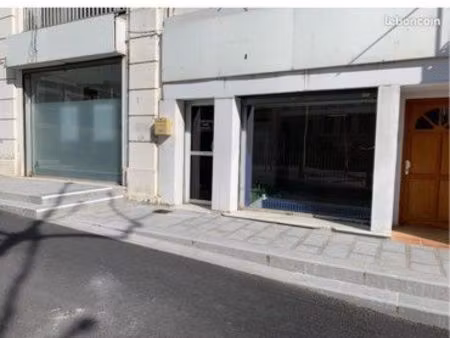 local professionnel  70 m² excellente visibilité