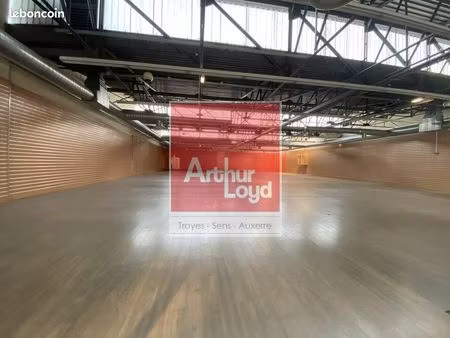 local commercial 700 m² troyes