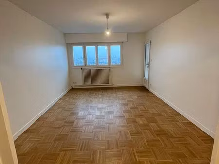 appartement t3- 77 m2- proche centre- ville de la roche sur yon