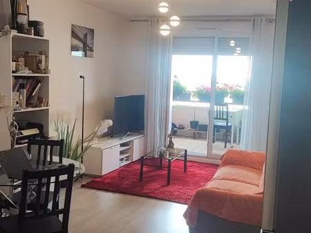 je vend un appartement f2 a neuilly sur marne