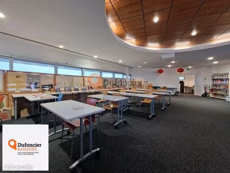 bureaux 242 m² chasseneuil du poitou