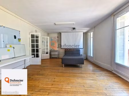 bureaux 302 m² poitiers