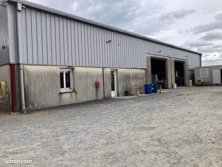 local industriel 400 m²