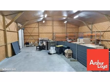 local d'activite 500 m² cisse