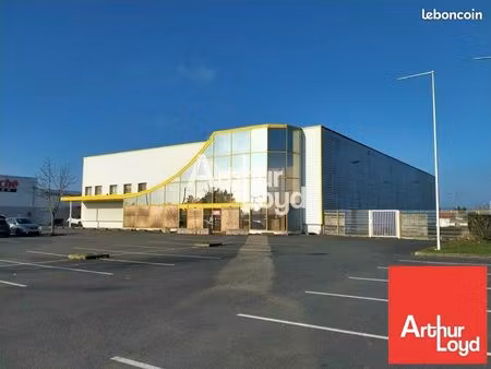 local d'activite 1500 m² naintre