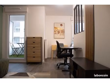 studio neuf meublé avec balcon et parking - 7 min rer b le bourget