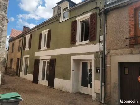 immeuble 11 pièces 180 m²