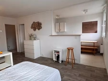 studio 1 pièce 38 m²