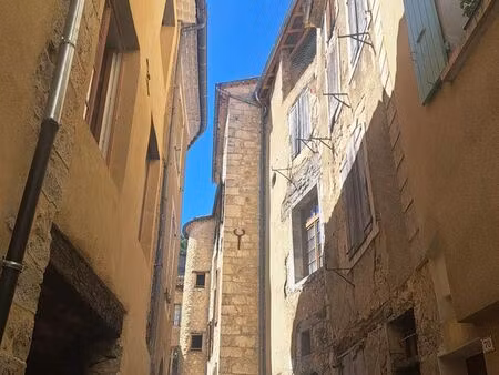 maison de village aux pieds des falaises