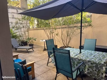 magnifique t2 avec très grand terrasse en centre-ville