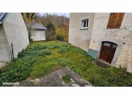 maison avec beau jardin