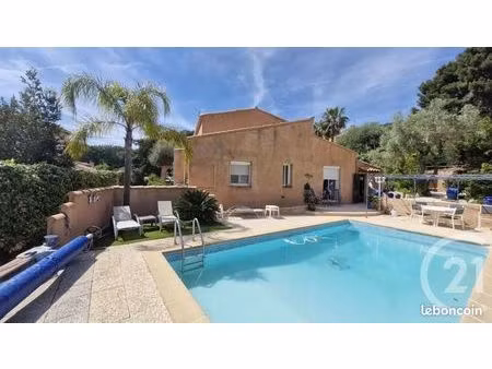 villa t6 de 140 m² avec piscine au calme absolu – six-fours (le verger)