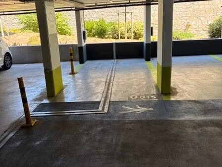 parking 10 m² caen
