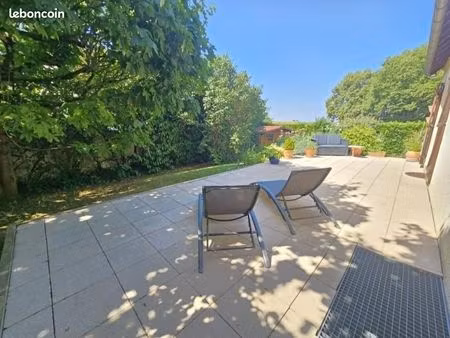 pavillon 6 pièces 111 m²