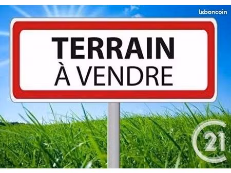 terrain 1 737 m² lucon