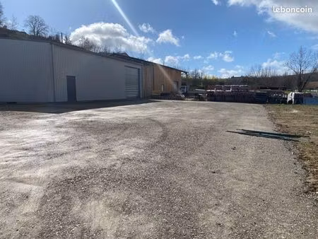 loue hangar