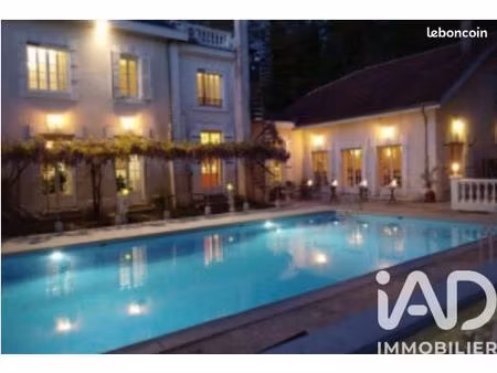 local 667 m² aubin